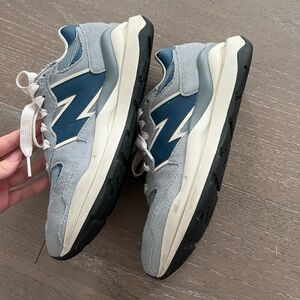57/40 Women’s New Balance Sneaker